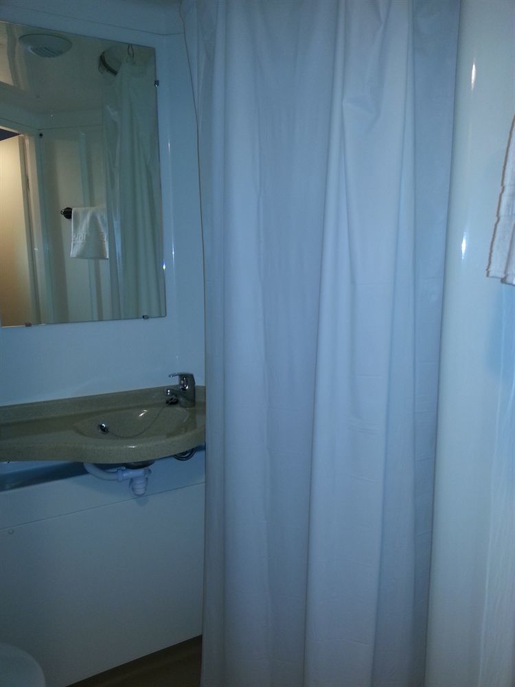 Auberge De Jeunesse Hi Bordeaux-Blanquefort - Ex Otellia 외부 사진