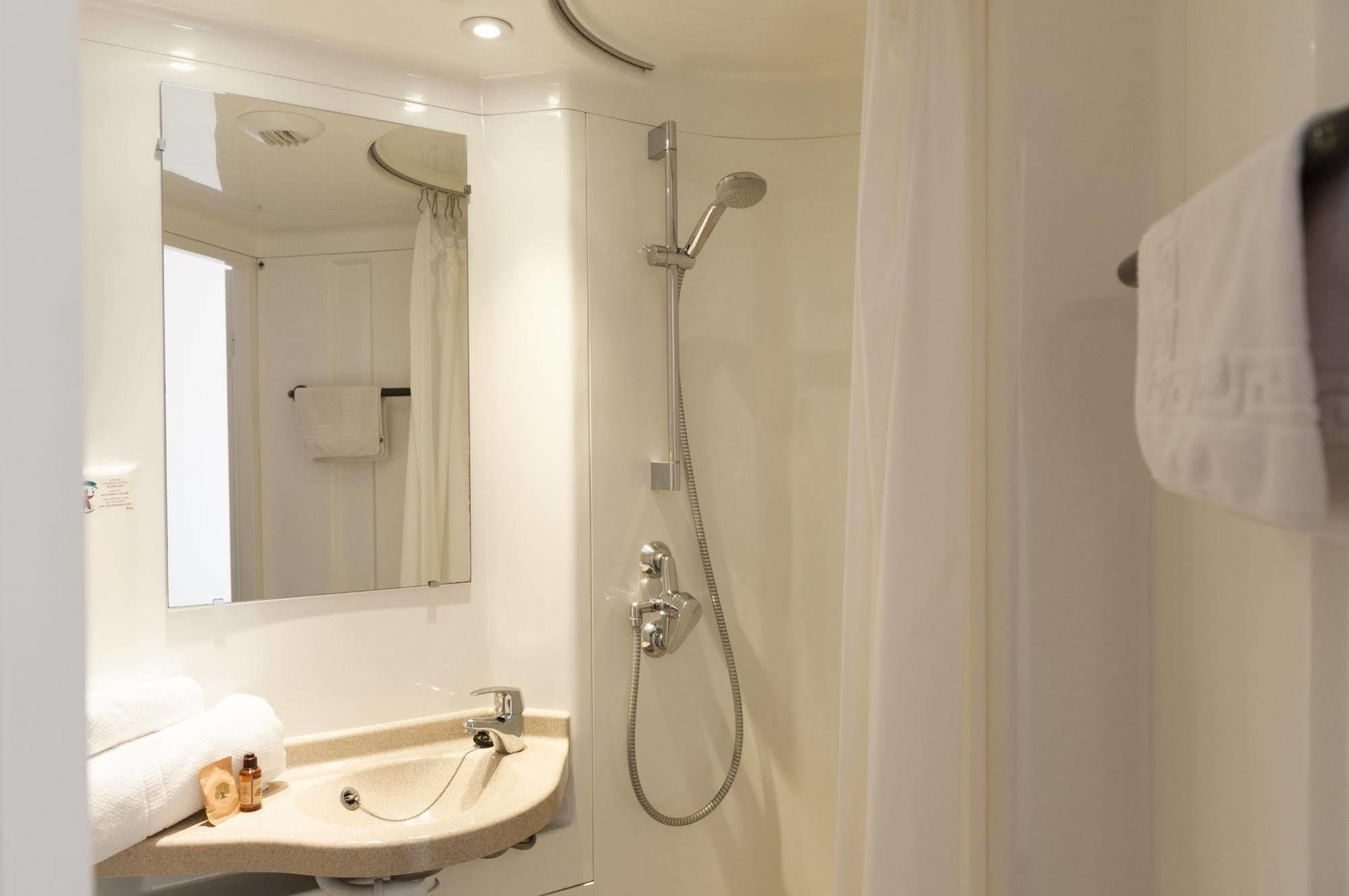 Auberge De Jeunesse Hi Bordeaux-Blanquefort - Ex Otellia 외부 사진